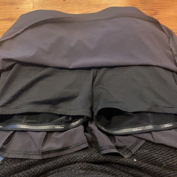 Lululemon skirt 8 (5001R) - Picture 4 of 5